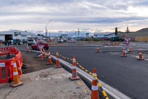 Ōmahu/Henderson Rd roundabout construction 