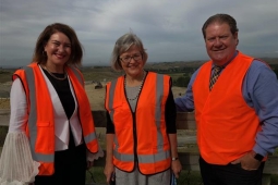 Associate Environment Minister with Hastings Mayor Sandra Hazlehurst and Napier Mayor Bill Dalton at Omarunui Landfill Small